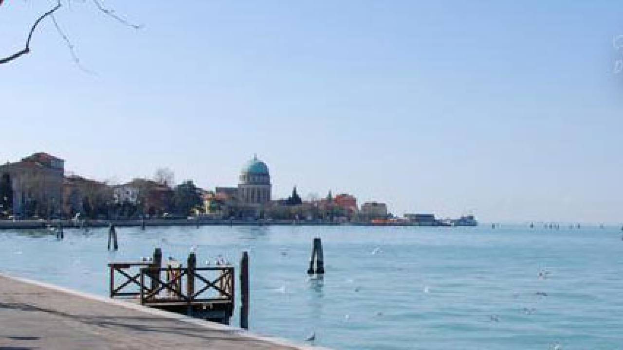 Optical fibres arrive at Venice Lido